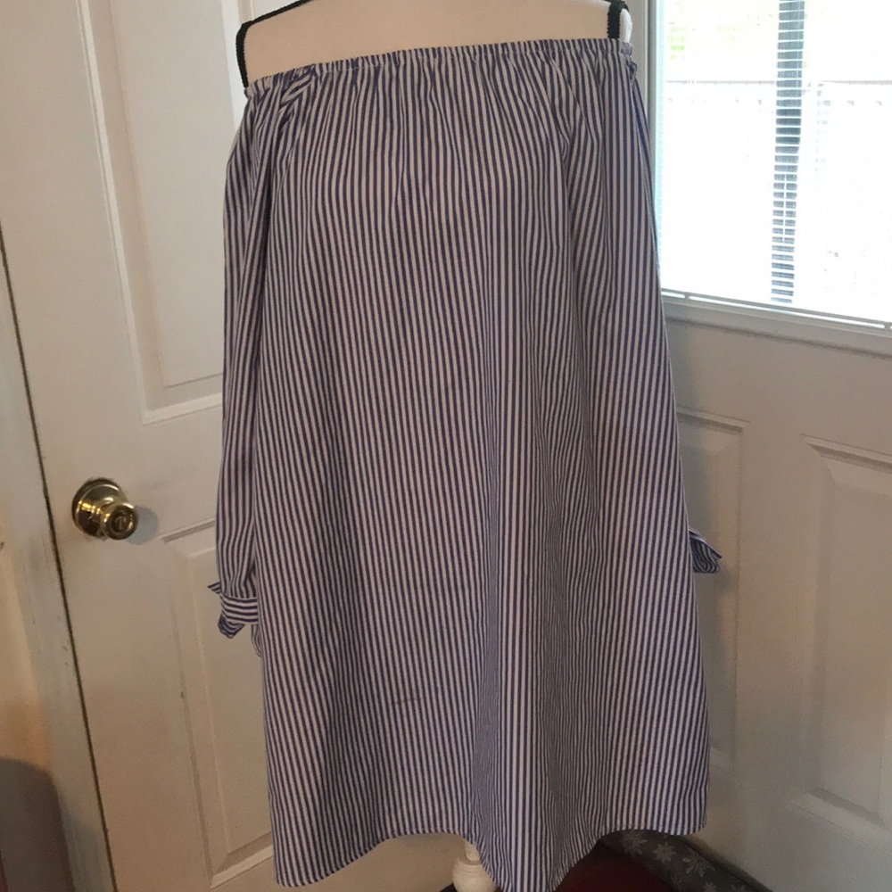 Cute top in good condition .
